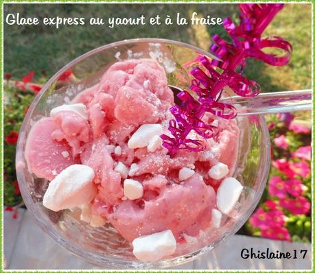 Glace express au yaourt et à la fraise