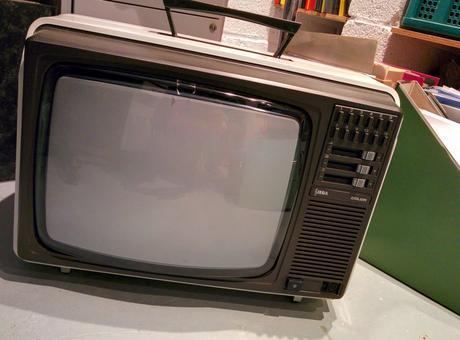 télévision vintage - siera color