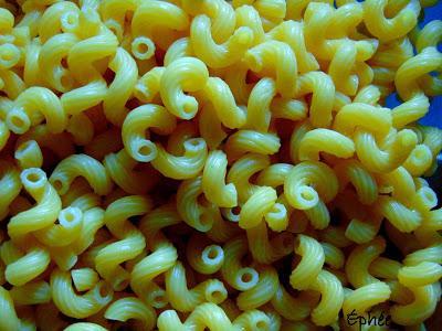 Pâtes aux tomates, kale, et béchamel