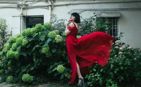 Scarlett red dress photoshoot