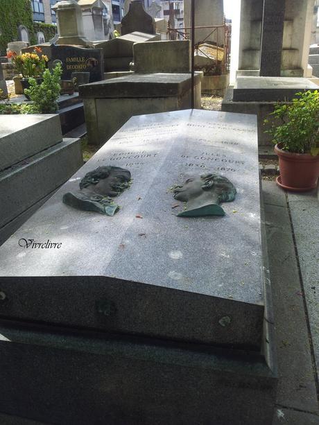 Une balade insolite au cimetière de Montmartre - Paris