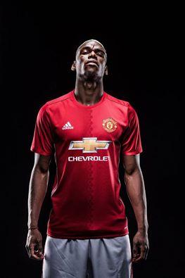 Officiel :  Pogba de retour vers Manchester United .