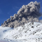 Eruption du volcan chilien Nevados de Chillán (3212m)