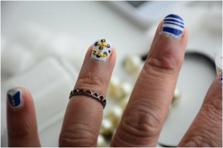 TUTO NAIL ART  – Marinière Chic :