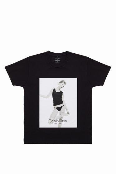 COLTON HAYNES : un t-shirt Kate Moss pour la bonne cause pop_169312_ST90515-C00444-01