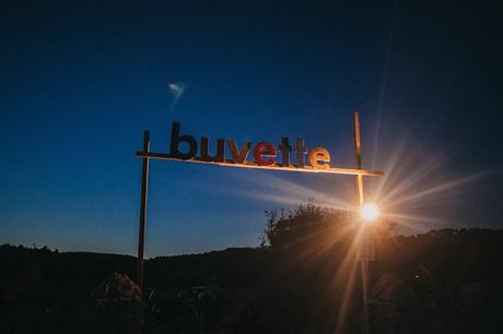 Buvette éphémère, locale et vintage dans les vignes de Gruissan