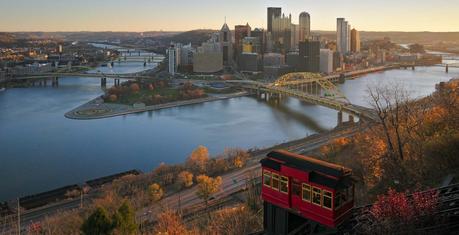 Bienvenue à Pittsburgh, la ville de beaucoup de ponts.
