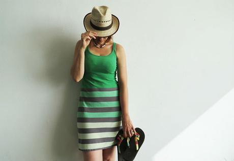 DIY : une robe d’été facile, à partir de vieux t-shirts DIY : une robe d’été facile, à partir de vieux t-shirts