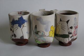 Une série de mugs