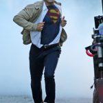 SUPERGIRL : Superman on the set