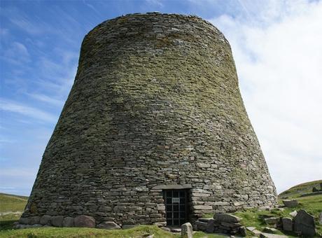 Un chercheur veut confirmer la probable découverte d'un broch de l'âge du fer par la première femme archéologue d'Ecosse