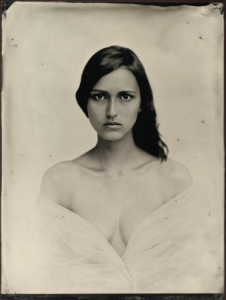 Pawel Smialek, Adriana, collodion humide sur feuille d’aluminium, 18 x 24 cm 