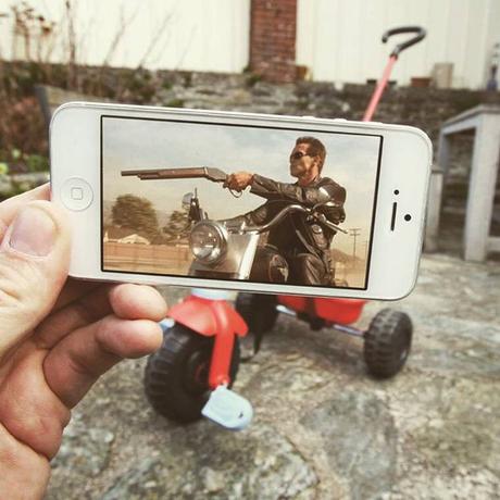 Épisode 2 : ce photographe incruste la pop culture dans notre quotidien