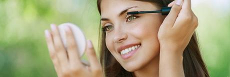 Maquillage Trend sensitiv Lavera  Mademoiselle bio, 30 à partir de 4,65 euros.