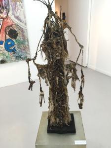 Parcours des Mondes Galerie Frederic MOISAN exposition EDDY EKETE « Trajectoire VIII – et Ghslaine et Sylvain STAELENS img_0574