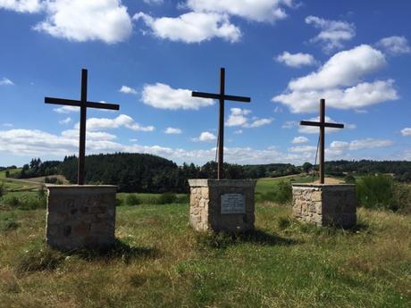 Souvenirs et reflexions du 11 Septembre autour de croix foréziennes
