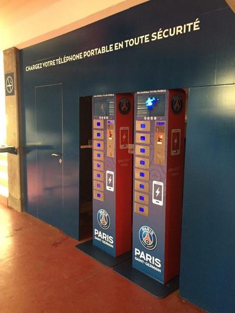 Le #PSG installe au Parc des Princes des bornes de recharge pour nos smartphones