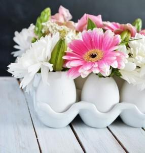 bricolage-Paques-vases-coquilles-fleurs