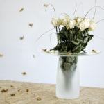 Vase Fall la fleur en valeur par Rémi Casado Vase Fall la fleur en valeur par Rémi Casado