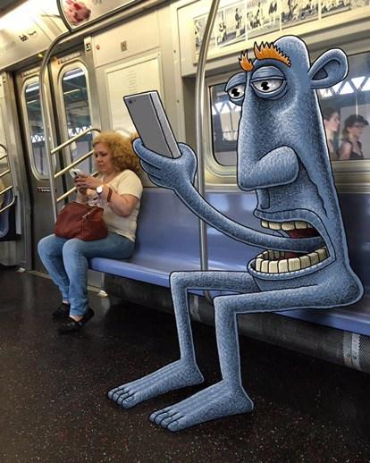 Cet artiste incruste des monstres dans ses photos prises dans le métro new-yorkais