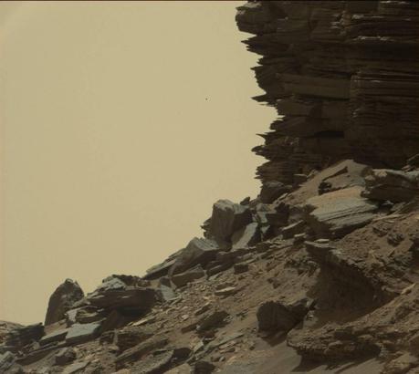 Sol 1.454 (8 septembre 2016). Cinquième des cinq images de « Murray Buttes » prises par Curiosity. Le rover a quitté cet environnement façonné par le vent pour enfin commencer son ascension du mont Sharp — Crédit : NASA, JPL-Caltech, MSSS