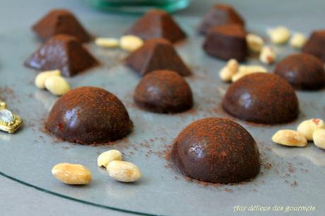 BOUCHÉES AU CHOCOLAT ET AUX CACAHUÈTES