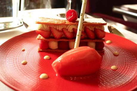 millefeuille-fraise-set-framboises-gourmetsco-copie