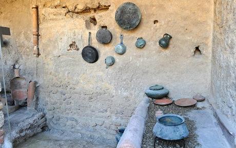 Les cuisines restaurées de Pompéii nous montrent comment cuisinaient les romains