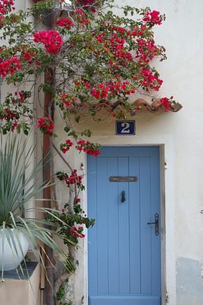 hyères var ville haute vieille médiéval moyen âge ruelle