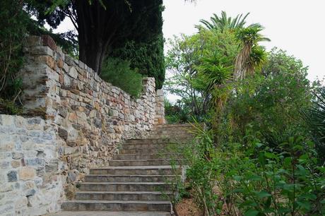 hyères var ville haute vieille médiéval moyen âge castel sainte claire jardin remarquable