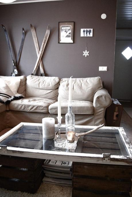 diy-coffee-table-of-window-and-two-crates-1-535x799