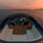 MOTEUR : Aston Martin présente son premier Powerboat