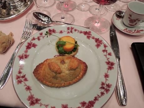 Suprème de caille en coque au foie gras de canard et raison macérés - Nuits-Saint-Georges 1er les Chaboeufs 2011
