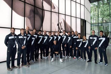 giorgio-armani-and-the-italian-olympic-team-photo-credit-stefano-guindani