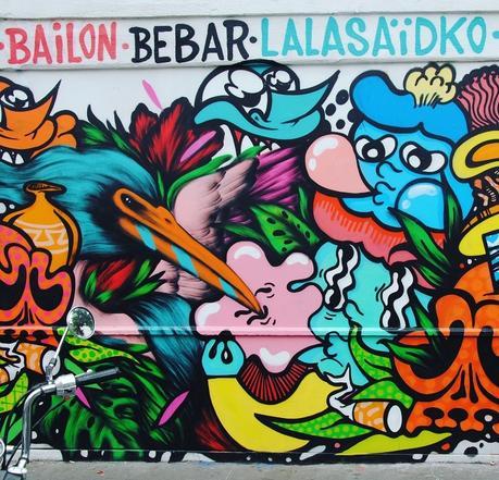 Les danseurs de Sobr, une fresque de bonhommes de Kashink et une fresque à 6 mains de Bebar, Bailon et Lalasaïdko (c) D'une île à Paris 