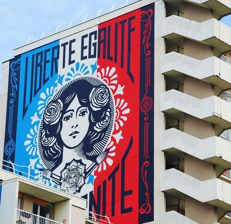 Oeuvres de Obey et sa signature (c) D'une île à Paris 