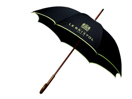 parapluie-noir_le-bristol-paris