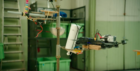 Drones : ces drôles de petites bestioles volantes ont assemblé un vrai gâteau