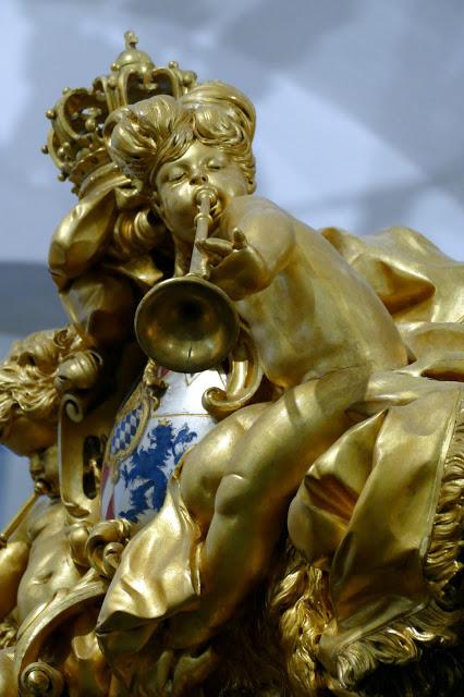 Les putti dorés des carrosses du Roi Louis II de Bavière