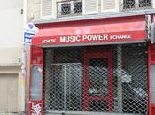 dimanche, c’est famille entre amis, derrière chariot