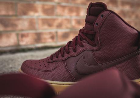 Nike WMNS Air Force 1 High SE Night Maroon