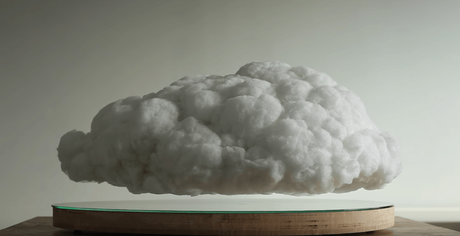 Cette enceinte créative prend la forme d’un nuage en lévitation
