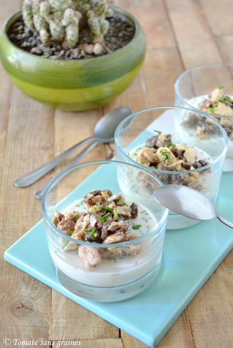 Panna cotta au fromage frais et émietté de sardines aux olives noires Panna cotta au fromage frais et émietté de sardines aux olives noires