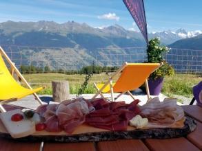 été dans le Val d'Hérens : assiette valaisanne alpage de Thyon été dans le Val d'Hérens : assiette valaisanne alpage de Thyon