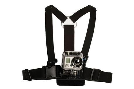 Les 4 accessoires GoPro indispensables à avoir fixation-harnais-poitrine-gopro