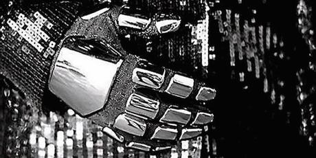 la-ganterie-millavoise-a-realise-deux-paires-de-gants-pour_795652_667x333