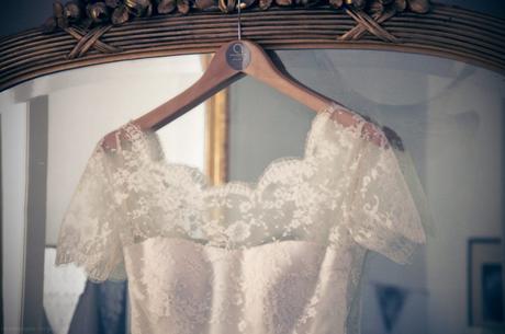 En vidéo : les coulisses de la création – robes de mariée dentelle sur mesure Montpellier