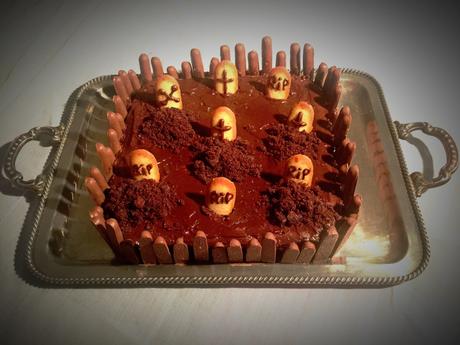 Recette du gâteau choc façon cimetière d’Halloween