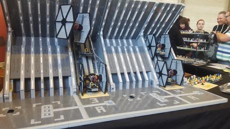 Le hangar à TIE de Star Wars VII... en LEGO.