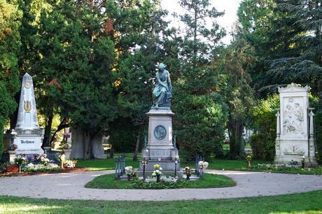 vienne cimetière central zentralfriedhof tombe mozart strauss beethoven